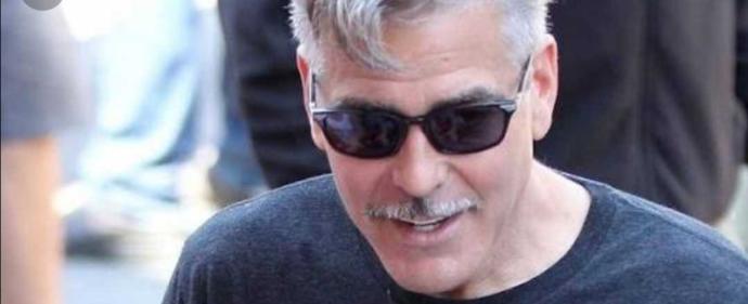 Sizcede kır saçlı adamlar müthiş değil mi?