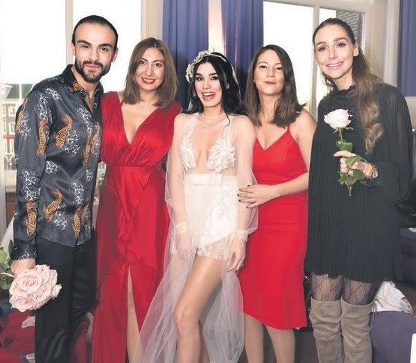 Burcu Kıratlı'nın gelinliğini beğendiniz mi?