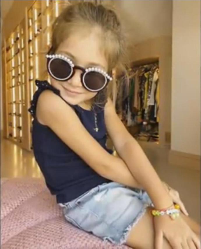 Melisa’yı parti parti gezdiren Şeyma Subaşı eğlenceli mi yoksa sorumsuz bir anne mi?