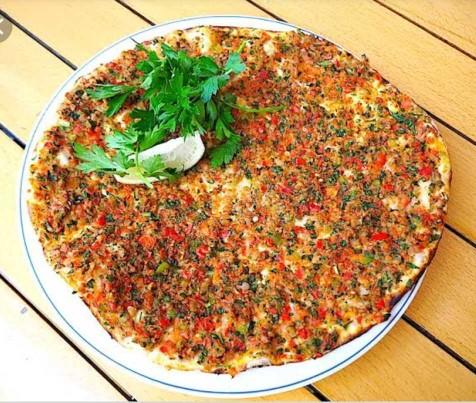 Lahmacun sarımsaklı mı soğanlı mı olmalı?