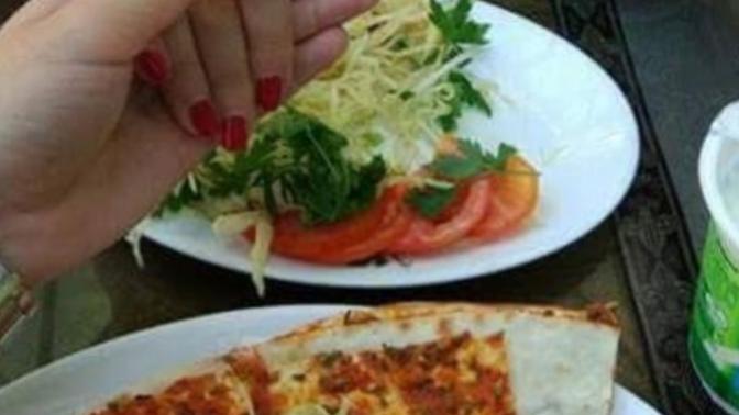 Bir erkeğin bir kadınla lahmacun yemesi samimiyet göstergesi midir?