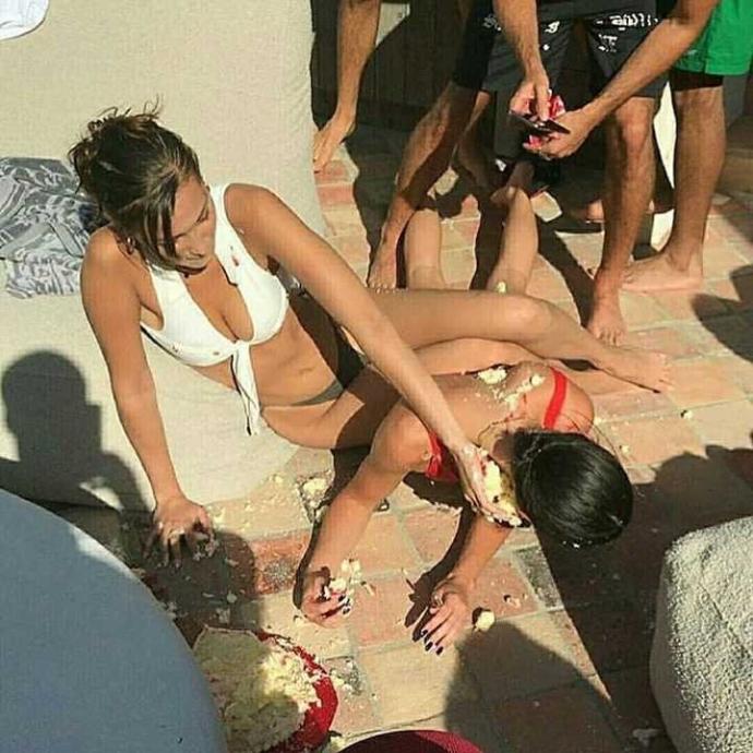 Hadid kardesler mi Jenner kardeşler mi?