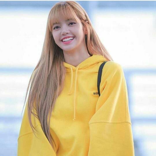 Lalisa Monaban saç rengi nedir?