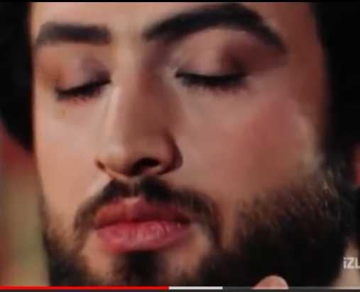 Hz yusuf un hayatını oynayan adam gibi yakışıklı varmı?