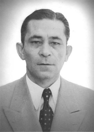 Geceye bir şiir bırak. Türk Edebiyatımızın değerli şairlerinden kendin en yakın hissettiğin şairimiz kim?