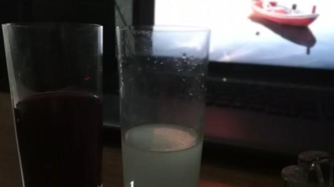 Rakı; cevabı bulmak için değil, soruyu unutmak için içilir. Sizcede öyle mi?