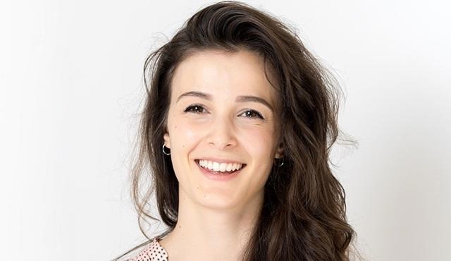 Cansu Dere mi Berrak Tüzünataç mı?