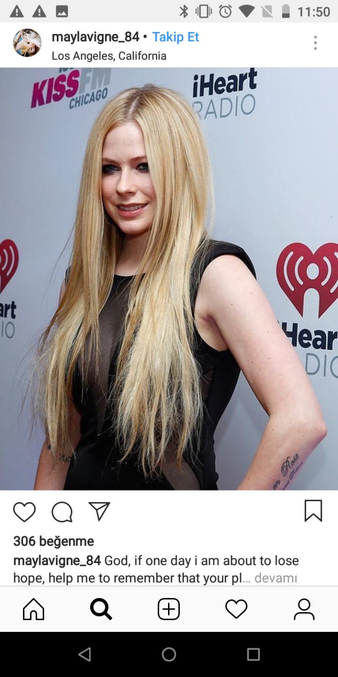 Avril Lavigne'nin saçı neden Taylor Swift gibi değil?