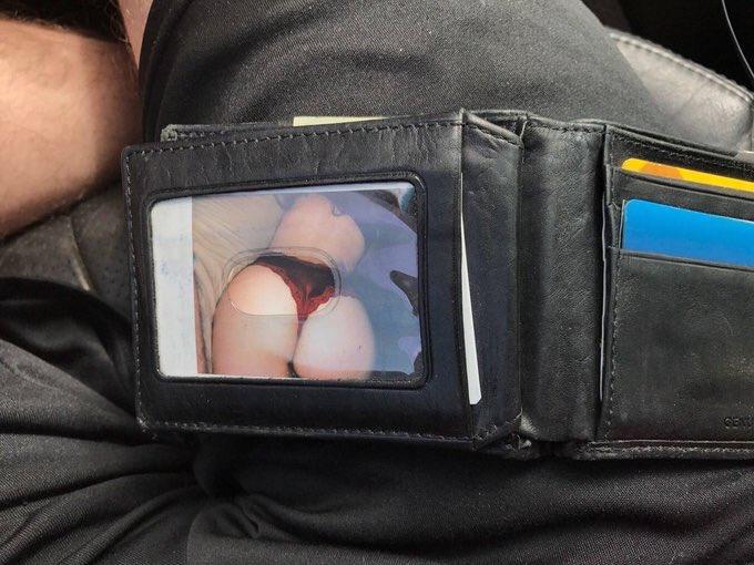 Sevgilin cüzdanında böyle bir fotoğrafını taşısa ne düşünürsün?