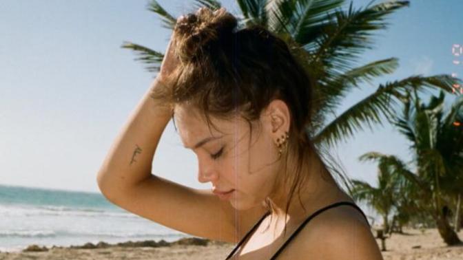 Alexis Ren sizce güzel mi? Neler düşünüyorsunuz?