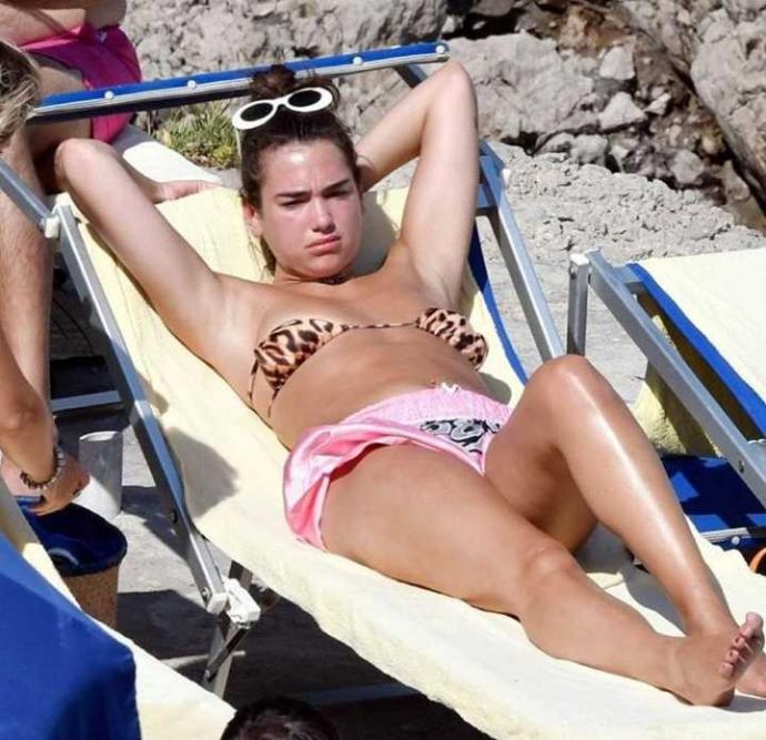 Dua lipa'nın vücudunu seksi buluyor musunuz?