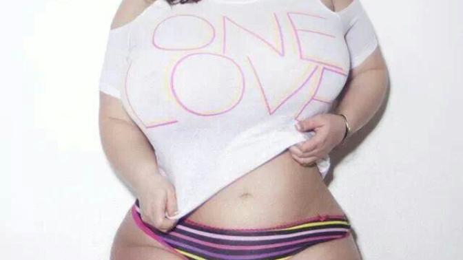 Bir kadının Seksi olabilmesi için, illa boyu 1.75 uzun bacaklı ve zayıf mi olması gerekiyor?
