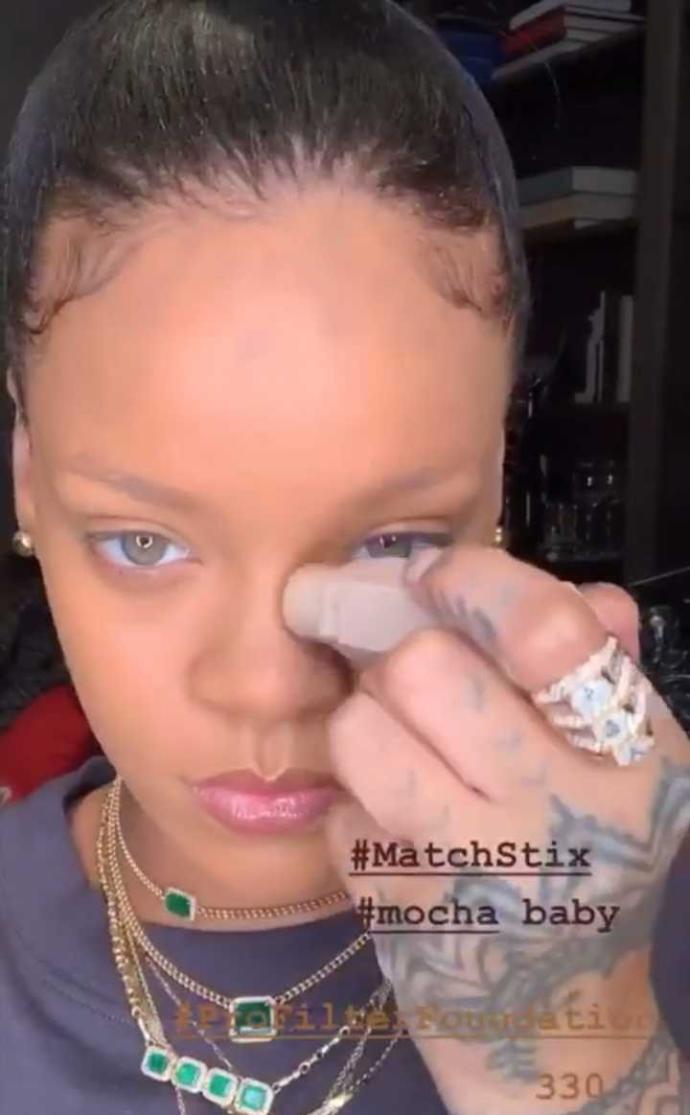Rihanna'nın makyajsız halini nasıl buluyorsunuz?