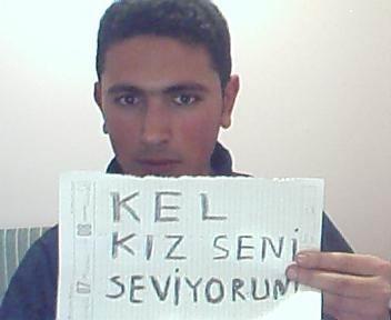 Saçlarım olmadan da güzelim öz güveniyle saçlarını kazıtmış ünlü kadınlar arasında senin favorin hangisi?