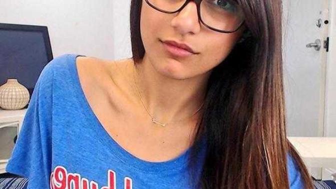 Mia khalifa neden hala çok izlenen  p*rno yıldızı?