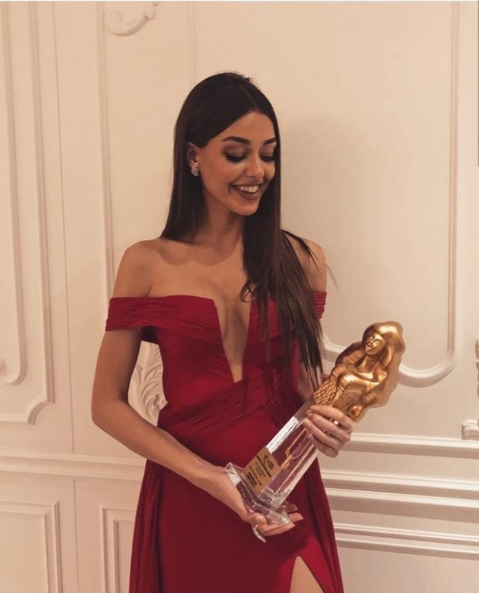 Dilan Çiçek Deniz size göre güzel mi?