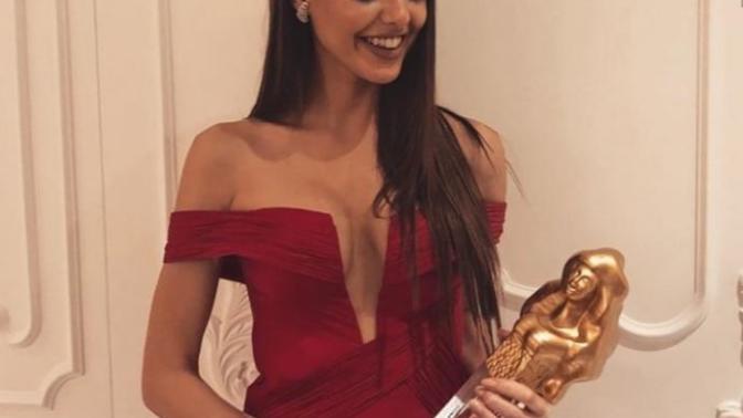 Dilan Çiçek Deniz size göre güzel mi?