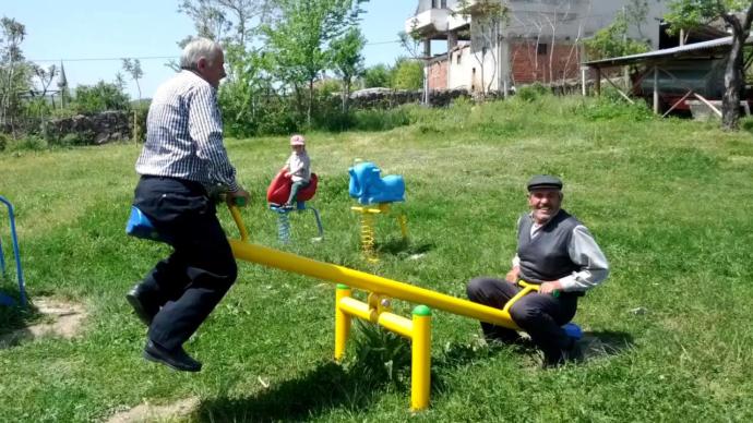KizlarSoruyor bir tahteravelli olsaydı 'gel ben dengeyi seninle sağlarım' dediğiniz üye kim olurdu?
