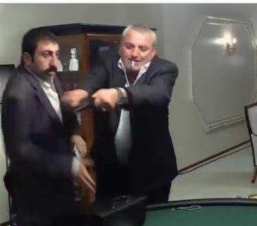 Serdar Ortaç'ın göbekten zeytin yeme hareketinden sonra en kral hareket ne olabilir?