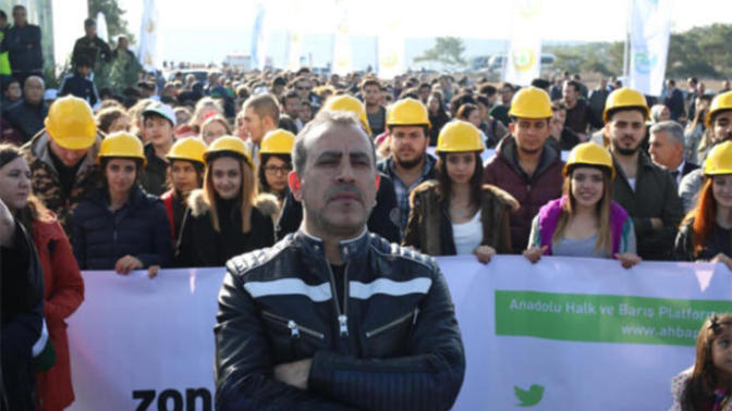 Haluk Levent'in yaptıklarını içten buluyor musunuz? Yoksa hepsi şov mu?