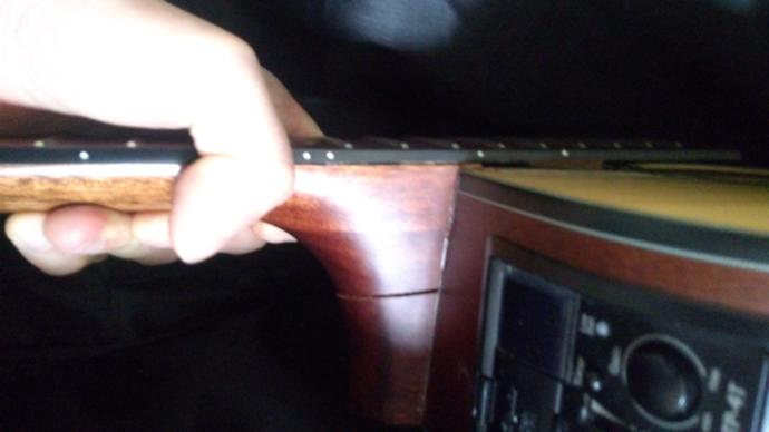 Takamine g serisi gitarım kırıldı geri verip üst modelini almak istiyorum kaç lira iade ederler kırık gitar için?