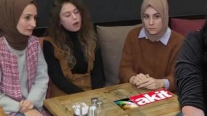 Deniz Çakir'a iftira atan bu turbanlilar ickili mekanda ne yapiyorlardi acaba?
