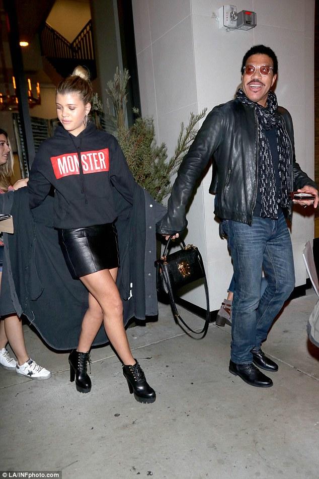 Lionel richie'nin tarzi ne bilen var mi?