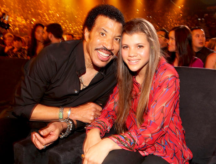 Lionel richie'nin tarzi ne bilen var mi?