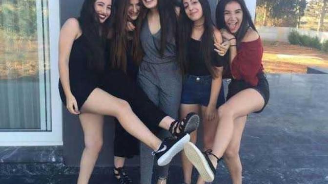 İçinde kız olmayan erkek ortamı mı daha iyidir yoksa içinde erkek olmayan kızların ortamı mı daha iyidir?