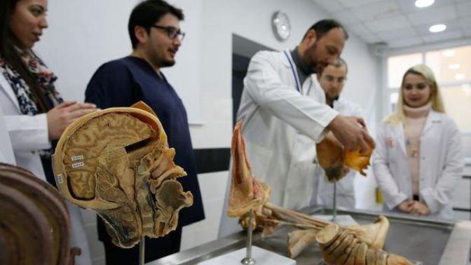Öldükten sonra vücudunuzu tıp eğitimi için kadavra bağışı yapmak ister miydiniz?