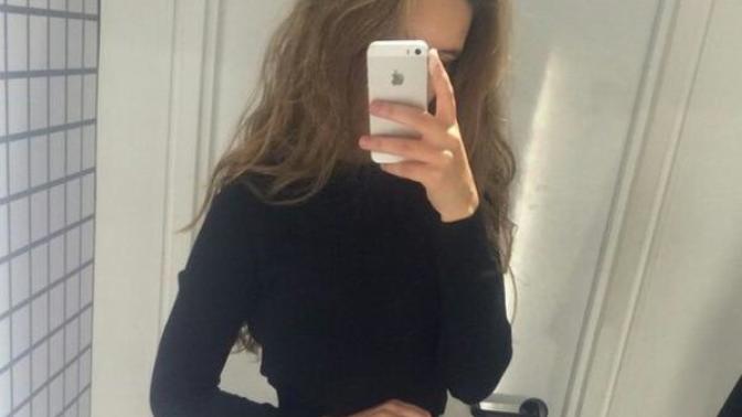 Kızlar fotoğraflarda neden yüzünü kapatır?