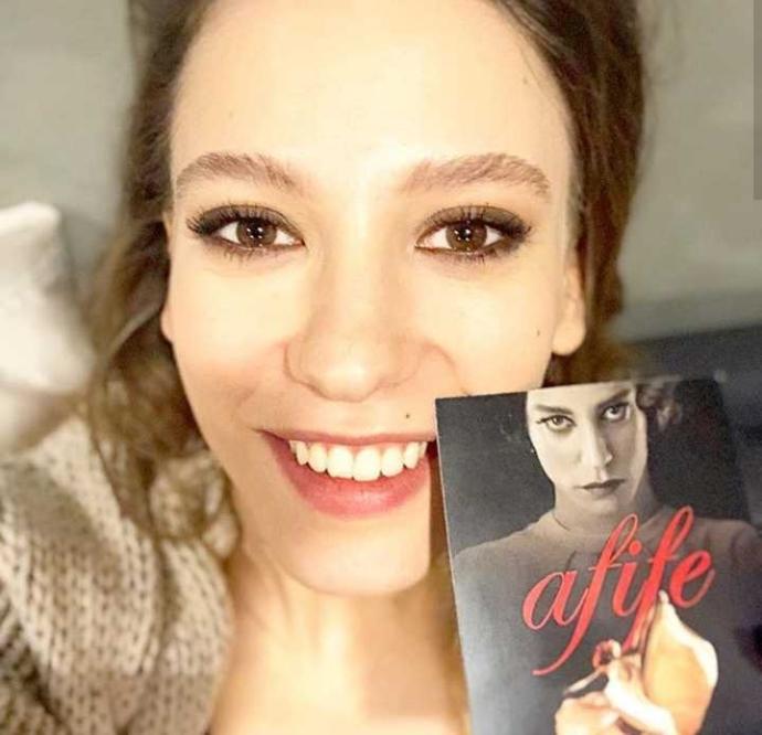 Dilan Çiçek mi Serenay Sarıkaya mı?