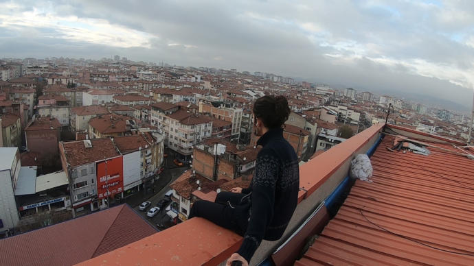 Kuş kadar hafif olmak özgür olmak uçsuz bucaksız gökyüzünde hiç durmadan uçmak ister miydiniz..🕊🏞?