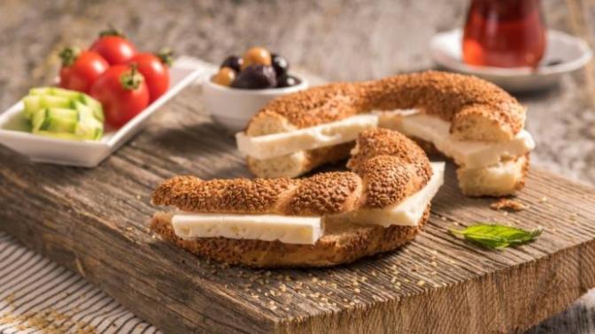 İlk buluşmada"Simit, peynir mi yenirmiş?"diyen karşı cinse ne denir?