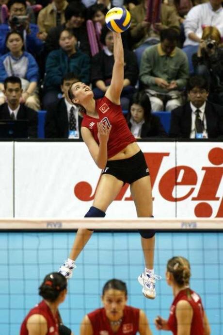 Tenisçi hatunlar mı daha seksi, yoksa voleybolcular mı?