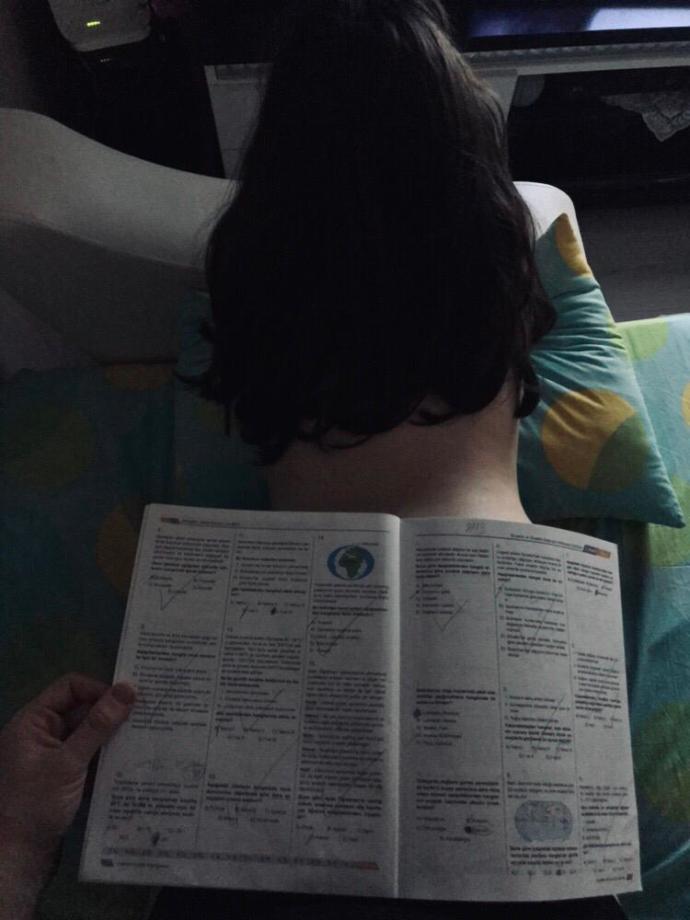 Sevgiliyle sınava hazırlanmak sizce de harika değil mi?