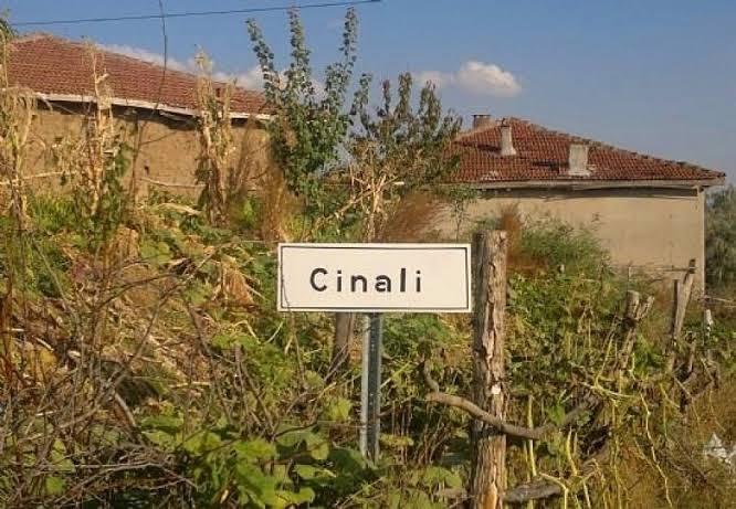 Orda bir köy var uzakta gitmesekte görmesekte o köy bizim köyümüzdür sizin köyün adı ne? Hiç böyle bir köy adı duydunuzmu?