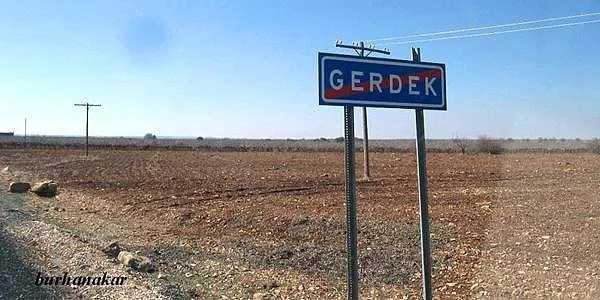 Orda bir köy var uzakta gitmesekte görmesekte o köy bizim köyümüzdür sizin köyün adı ne? Hiç böyle bir köy adı duydunuzmu?