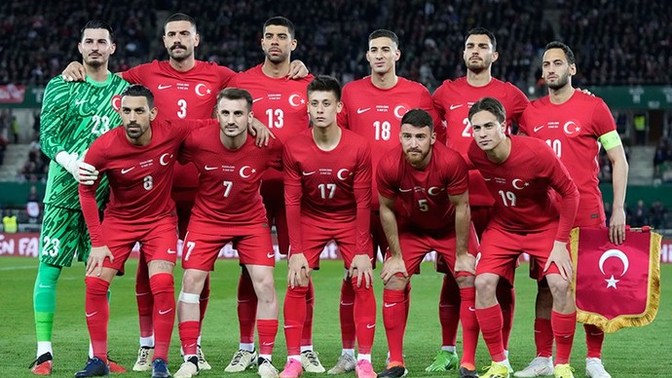 Çeyrek final mi önce oynanır yarı final mi? 