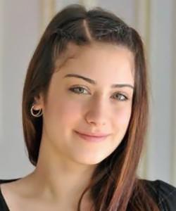 Sizce Hazal Kaya güzel mi?