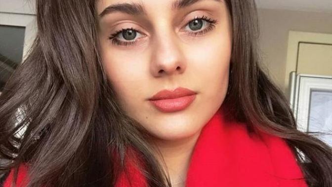 Hande Erçel mi daha güzel yoksa Survivor 2017 e katılan Tuğçe Melis Demir mi sizce?