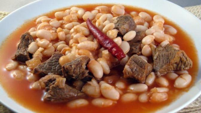 Kuru fasulye soğanlı mı, soğansız mı olur?
