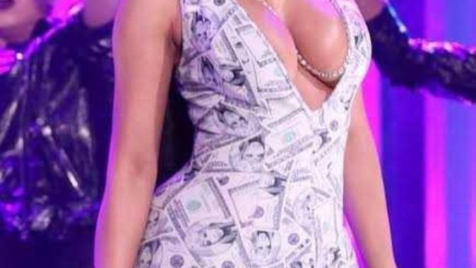 Nicki Minaj ile Cardi B saç baş kavga etse kim döver?