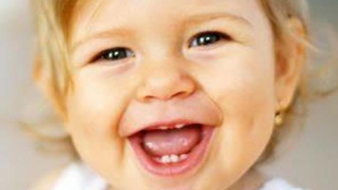 Bebeğin çıkan ilk dişini gören hediye mi alır?