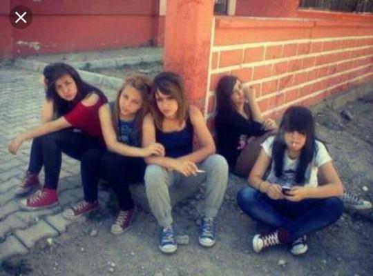 Kızlarımız neden etek giymiyor ve keko tarz giyiniyor?