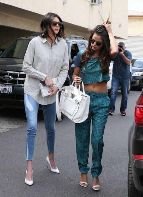 Kendall jenner mı döver Selena Gomez mi?