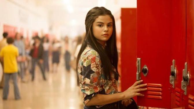 Sizce selena gomezde estetik operasyon varmı?