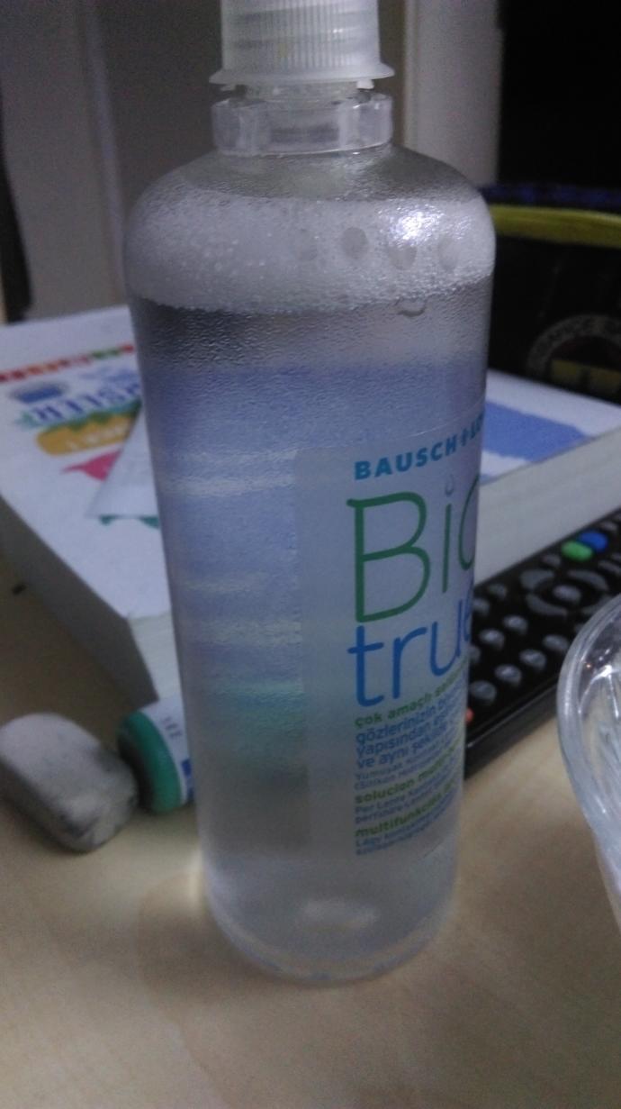 Biotrue lens solüsyonu köpürüyor. Normal mi?