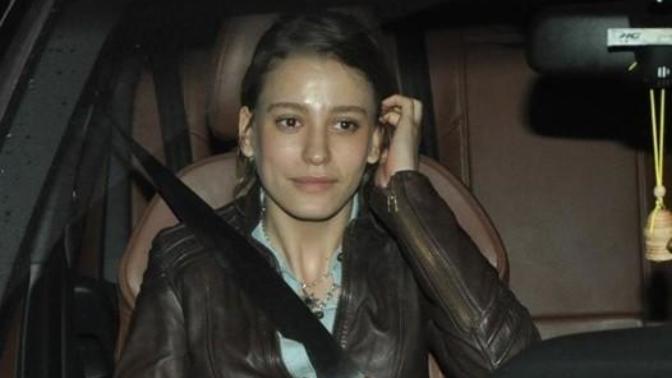 Serenay Sarıkaya Makyajsız da güzel mi?