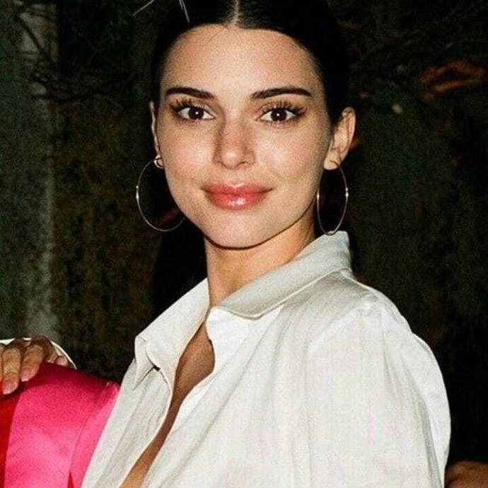 Gigi Hadid ile Kendall jenner saç baş kavga etse kim döver?